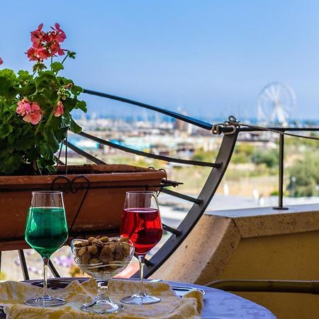 Hotel River Fronte Mare Con Piscina ริมินี ภายนอก รูปภาพ