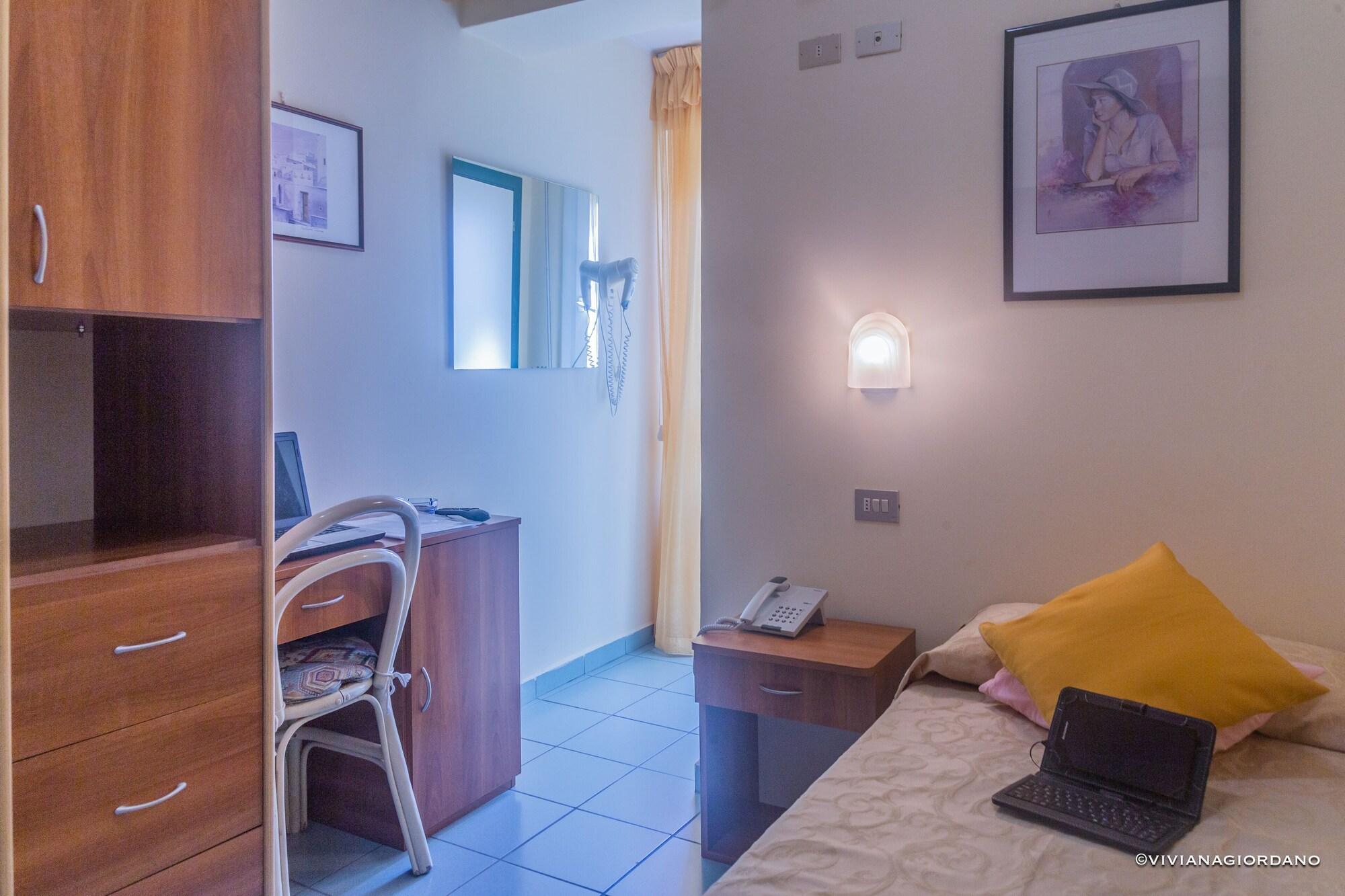 Hotel River Fronte Mare Con Piscina ริมินี ภายนอก รูปภาพ